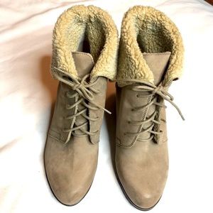 Caslon Gaby faux shearling lace up ankle booties